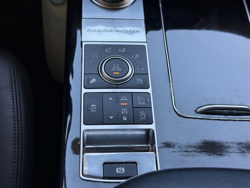 Used 2014 Land Rover Range Rover Supercharged image 19
