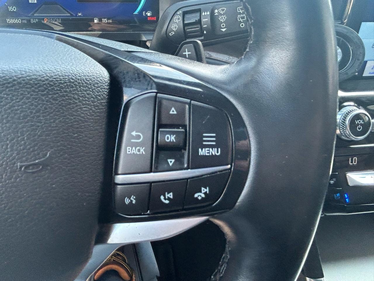 Used 2021 Ford Explorer Platinum w/ Premium Technology Package AWD/4WD image 18