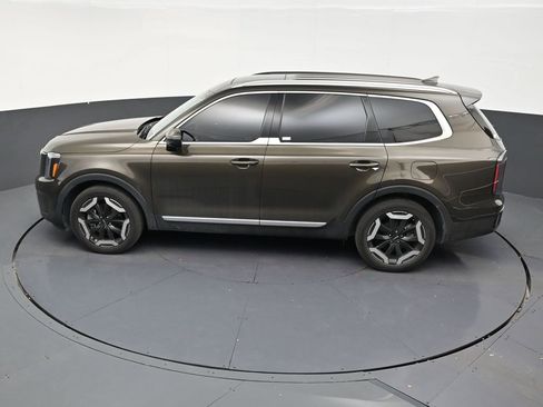 Used 2024 Kia Telluride EX FWD image 13