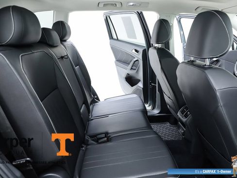 Used 2024 Volkswagen Tiguan SE w/ Panoramic Sunroof Package FWD image 76