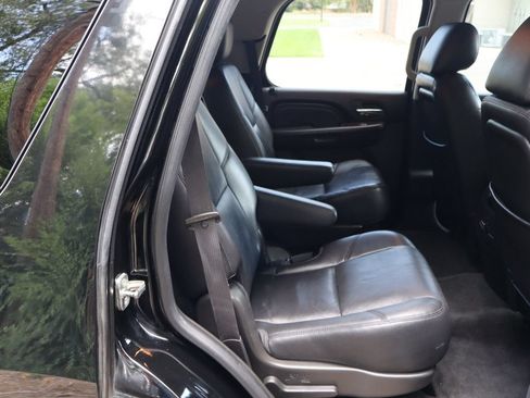 Used 2012 GMC Yukon Denali AWD/4WD image 23
