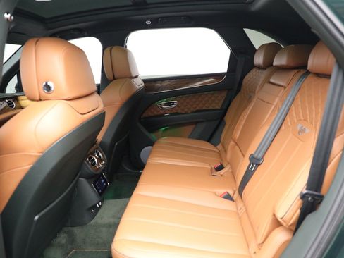 Certified 2021 Bentley Bentayga AWD/4WD image 24