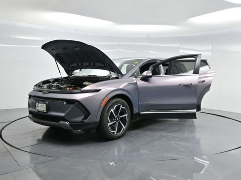 Used 2025 Chevrolet Equinox EV LT w/ Convenience Package image 48