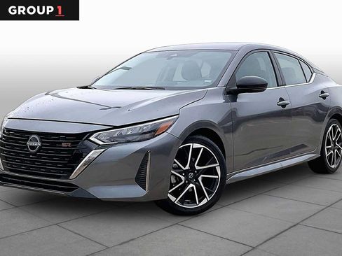 Used 2025 Nissan Sentra SR FWD image 1