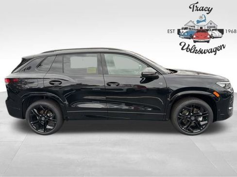 New 2026 Volkswagen Tiguan SE R-Line image 8