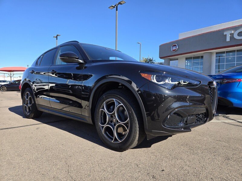 New 2025 Alfa Romeo Stelvio Sprint AWD/4WD image 2