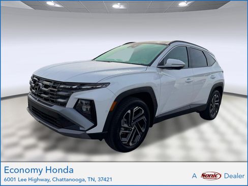 Used 2025 Hyundai Tucson Limited AWD/4WD image 1