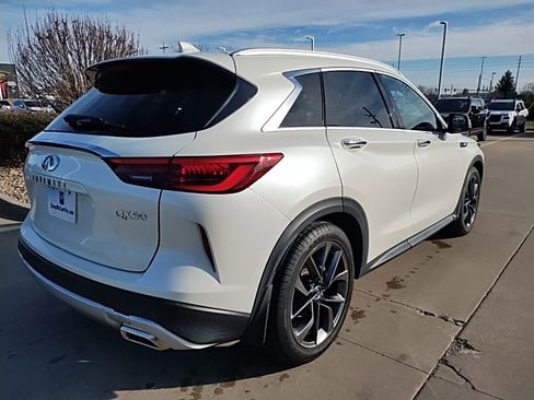 Used 2019 INFINITI QX50 Essential w/ Sensory Package image 8