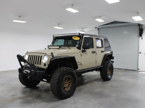 Used 2018 Jeep Wrangler Unlimited Sport S AWD/4WD image 4
