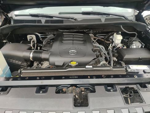 Used 2018 Toyota Tundra SR5 w/ SR5 Upgrade Package image 16