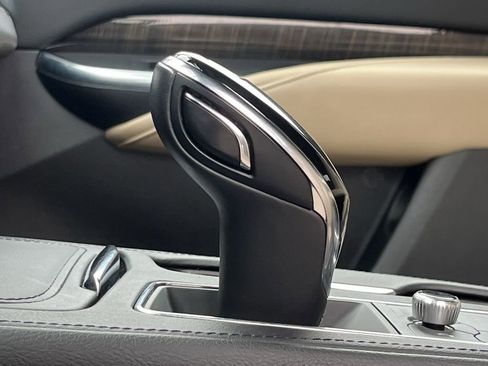 Certified 2024 Cadillac XT4 Premium Luxury image 40