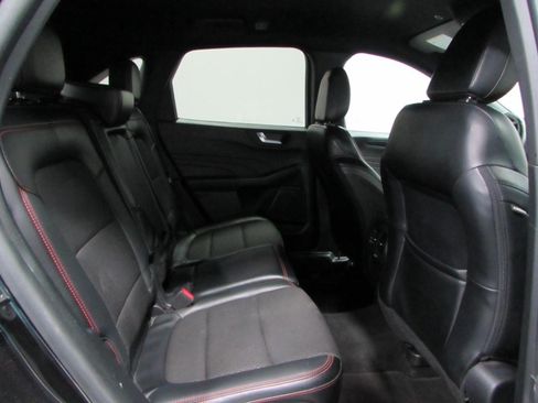 Certified 2025 Ford Escape ST-Line Select AWD/4WD image 19