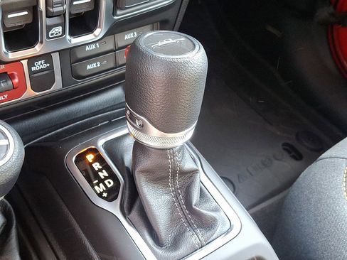 New 2025 Jeep Gladiator Willys image 10