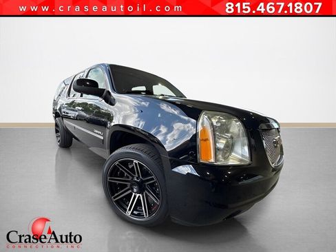 Used 2014 GMC Yukon XL Denali image 1