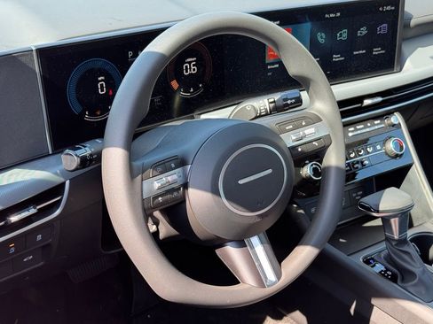 Used 2025 Hyundai Sonata SE image 14