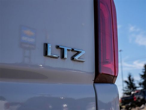 Used 2021 Chevrolet Silverado 2500 LTZ w/ LTZ Premium Package image 14