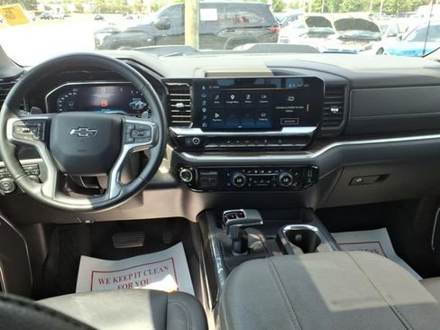 Used 2025 Chevrolet Silverado 1500 LT Trail Boss w/ Convenience Package II AWD/4WD image 10