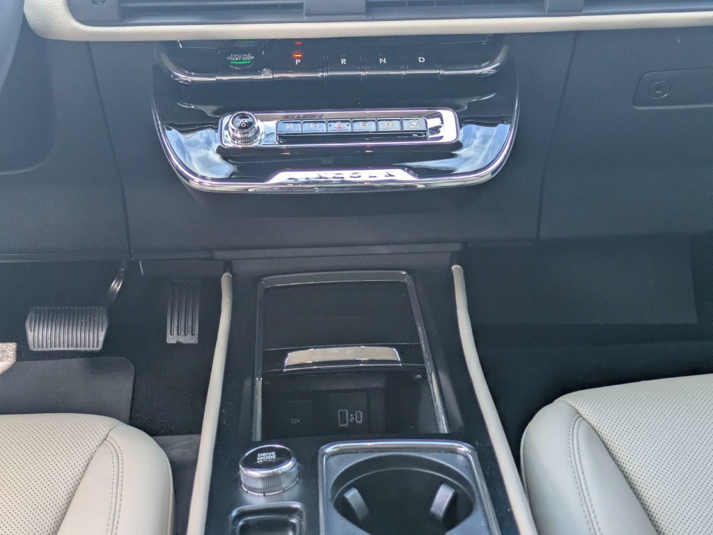Used 2025 Lincoln Corsair Grand Touring AWD/4WD image 20