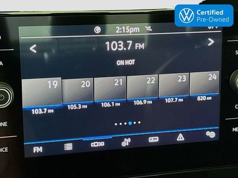 Used 2025 Volkswagen Jetta SE image 15