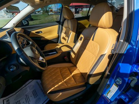 Used 2023 Nissan Sentra SV w/ SV Premium Package image 15