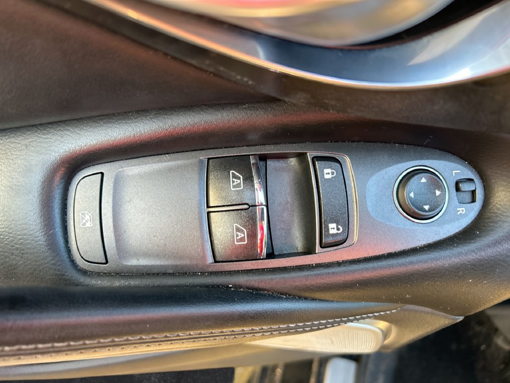 Used 2018 INFINITI Q60 3.0t Luxe w/ Sensory Package 3.0T Luxe AWD/4WD image 14