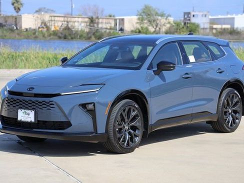 New 2026 Toyota Crown Signia image 3