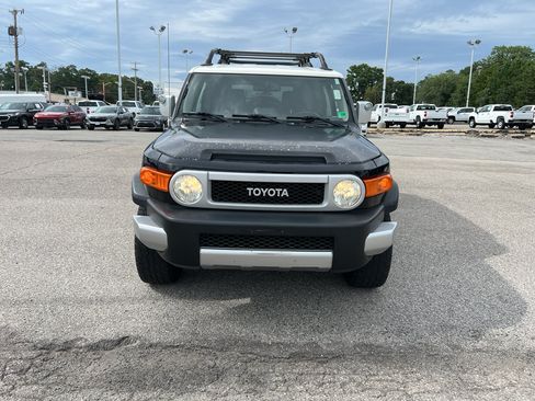 Used 2011 Toyota FJ Cruiser 4WD w/ Upgrade Pkg image 1