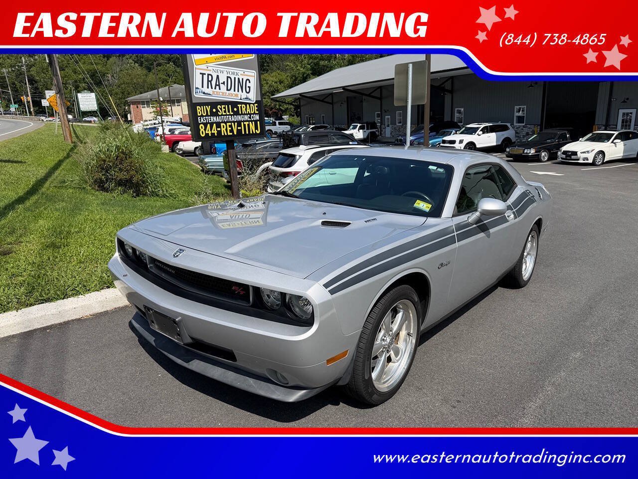 Used 2010 Dodge Challenger R/T RWD image 1
