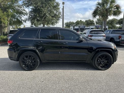 Used 2019 Jeep Grand Cherokee Altitude RWD image 7