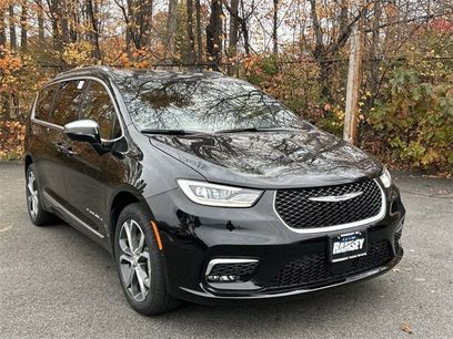 New 2026 Chrysler Pacifica Pinnacle