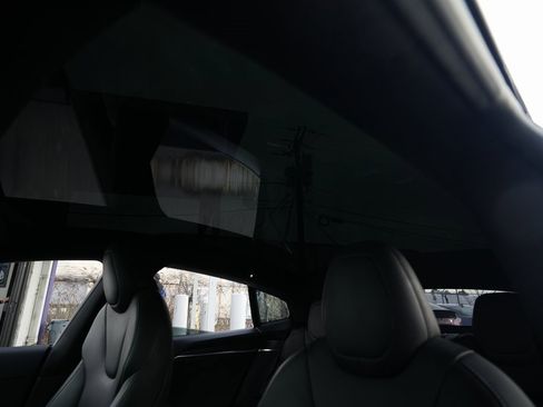 Used 2022 Tesla Model S Plaid image 19