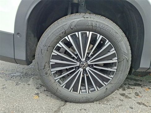 New 2025 Volkswagen Tiguan S image 12