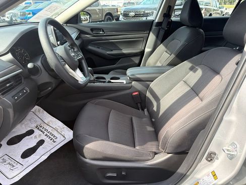 Used 2026 Nissan Altima 2.5 SV FWD image 16