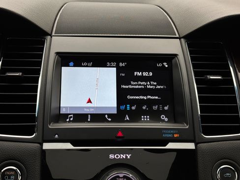 Used 2018 Ford Taurus Limited FWD image 24