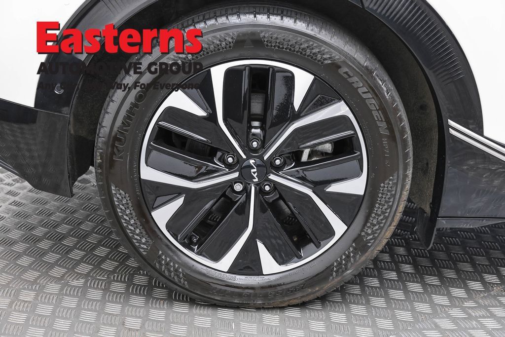 Used 2024 Kia EV6 Wind w/ Wind Technology Package AWD/4WD image 31