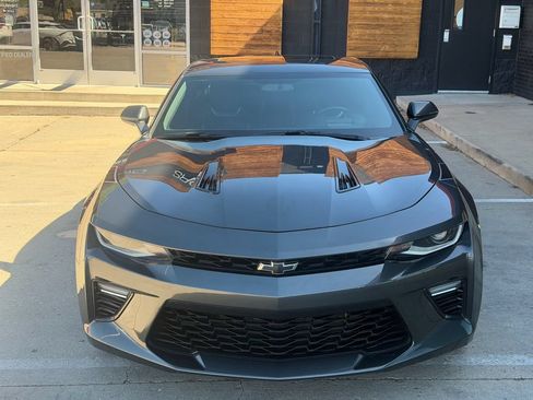 Used 2018 Chevrolet Camaro SS w/ LPO, Ground Effects Package RWD image 9