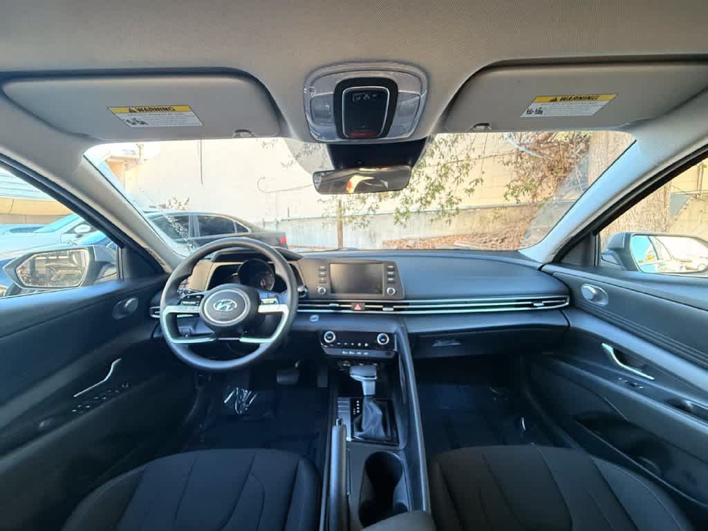 Used 2023 Hyundai Elantra SEL w/ Cargo Package FWD image 9