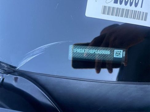 Used 2023 Ford Explorer Limited image 12