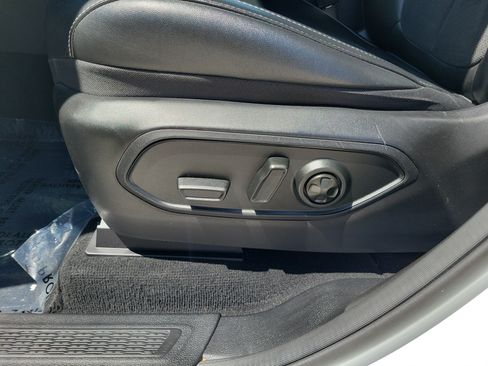 Used 2024 Jeep Grand Cherokee Altitude RWD image 22