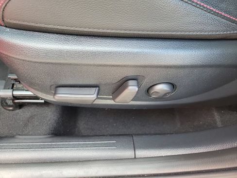 Certified 2025 Kia Soul GT-Line w/ GT-Line Technology Package FWD image 31