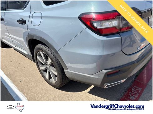 Used 2025 Honda Pilot Touring image 9