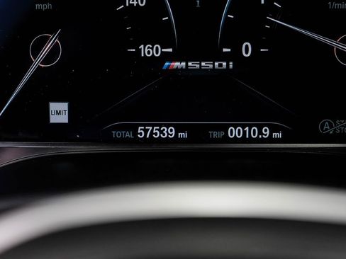 Used 2018 BMW M550i xDrive image 17