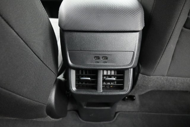 Used 2026 Chevrolet Equinox LT AWD/4WD image 28