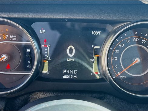 Used 2021 Jeep Gladiator Overland w/ Popular Equipment Package AWD/4WD image 11