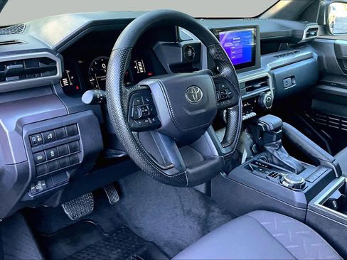 Certified 2026 Toyota Tacoma SR5 AWD/4WD image 16