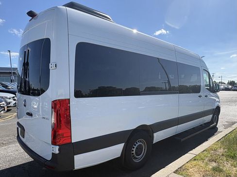 Used 2024 Mercedes-Benz Sprinter 2500 image 6