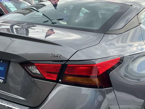 Used 2022 Nissan Altima 2.5 SR image 9