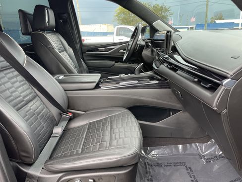 Used 2023 Cadillac Escalade V image 18