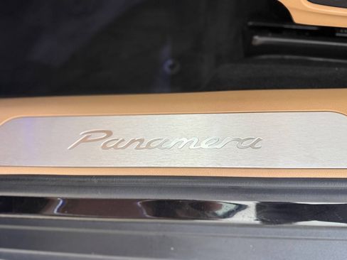 Used 2019 Porsche Panamera RWD image 33
