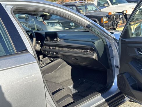 Certified 2025 Honda Accord SE image 14
